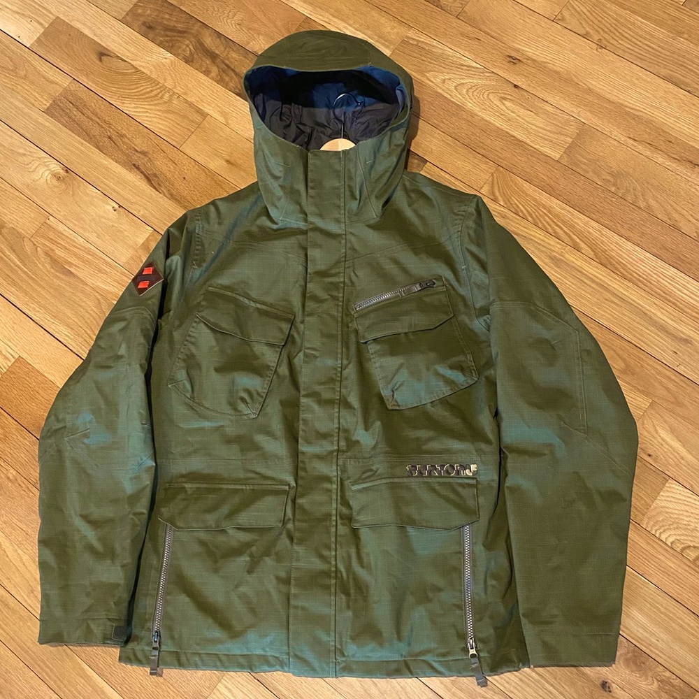 L men’s Burton snowboard shell